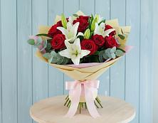Букет цветов из:  Лилии и Розы в Кизляре Республики Дагестан