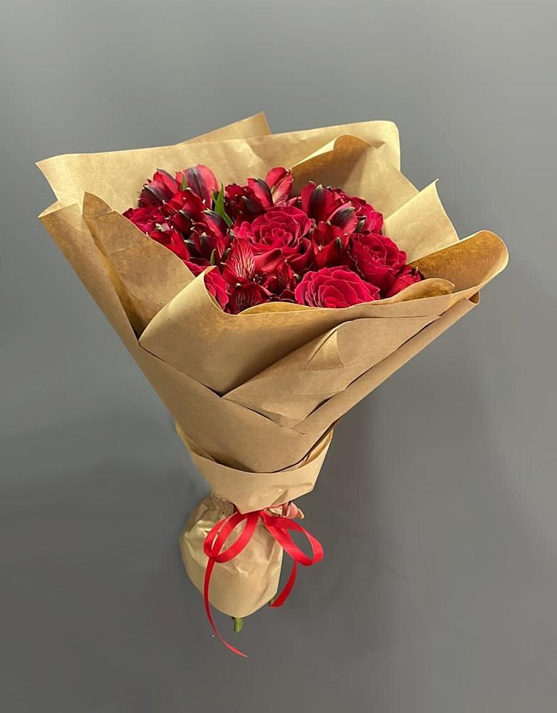 Букет цветов из: Альстромерии и Розы в Кизляре Республики Дагестан