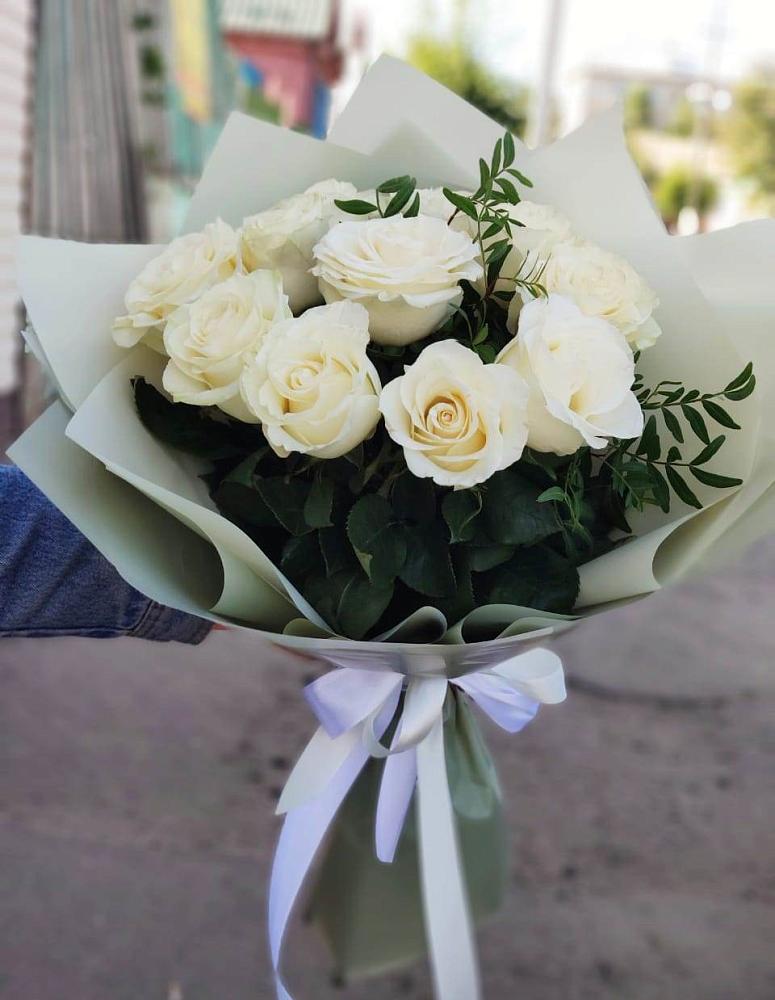 Букет Белые розы Проуд в Кизляре Республики Дагестан