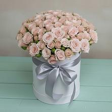 Цветочная композиция из Розы в шляпной коробке в Кизляре Республики Дагестан