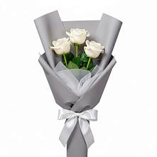 Букет 3 белые розы в Кизляре Республики Дагестан