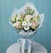 Букет цветов из:  Розы и Лизиантусы в Кизляре Республики Дагестан