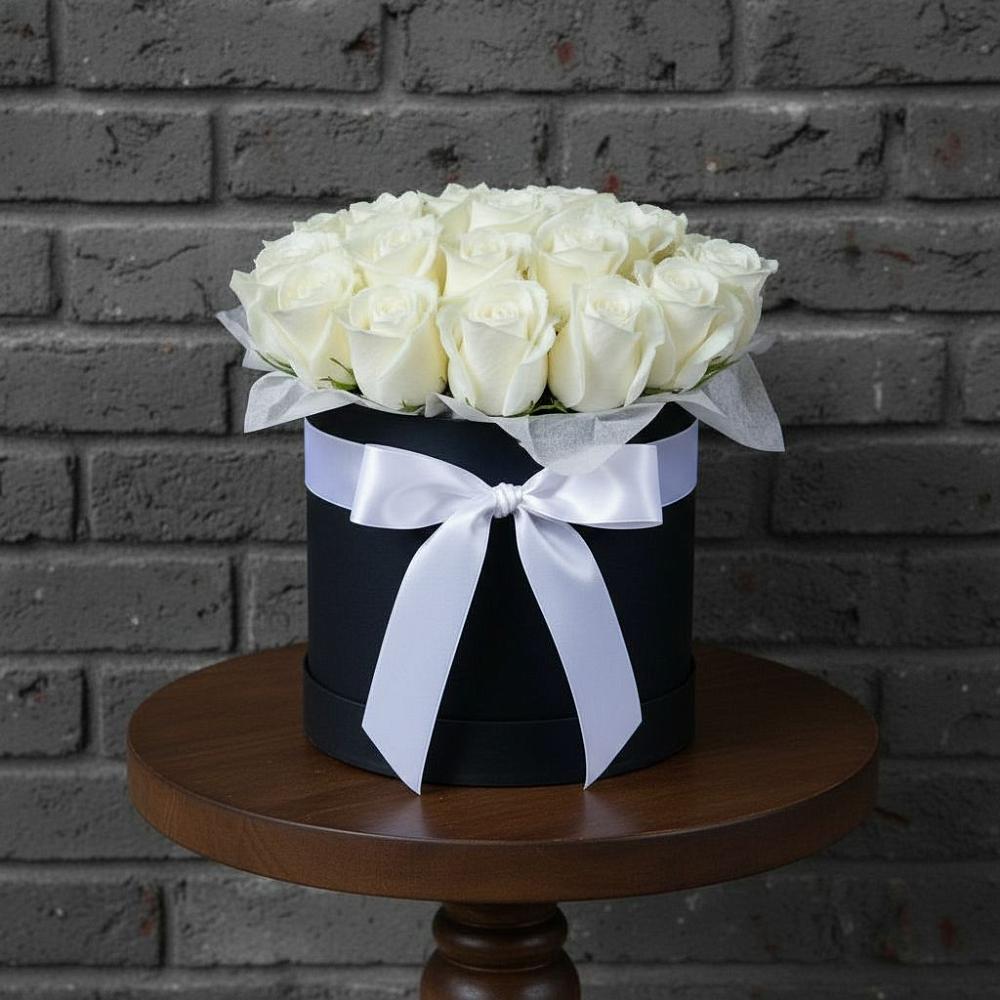 Цветочная композиция из Розы в шляпной коробке в Кизляре Республики Дагестан