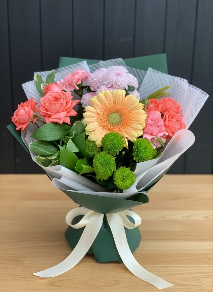 Букет цветов из: Гвоздики, Розы, Герберы и Хризантемы в Кизляре Республики Дагестан