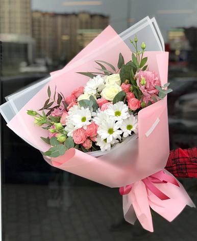 Букет цветов из: Розы, Лизиантусы и Хризантемы в Кизляре Республики Дагестан