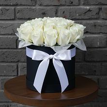 Цветочная композиция из Розы в шляпной коробке в Кизляре Республики Дагестан